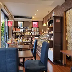 レオニダス谷中店 カフェリオン