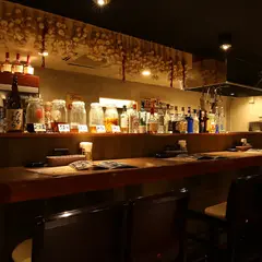 居酒屋 にんにく酒場 まるガリや 栄駅店 | もつ鍋 夜ご飯 飲み放題 日本酒 宴会 一人飲み デート