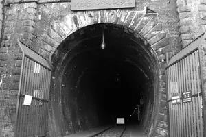 夏でも涼しい！トンネルを抜けるとそこはワインカーブだった～勝沼トンネルさんぽ