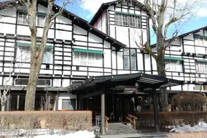 【穴場シーズン】軽井沢万平ホテル&トンボの湯をゆっくり楽しむ１泊２日旅