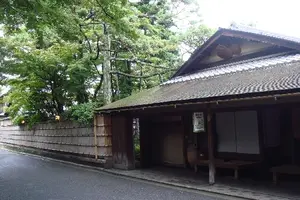 朝からちょっと贅沢に。京都の茶庭と朝粥と。