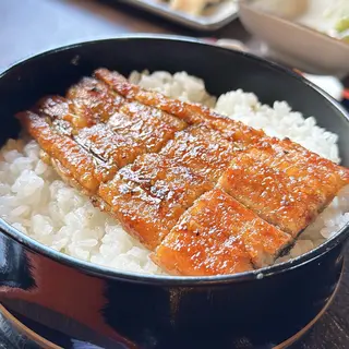 うなぎ料理 かね春