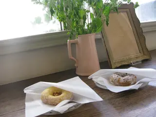 dough-doughnuts