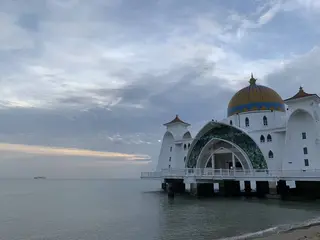 Melaka Straits Mosque（マラッカ海峡モスク）