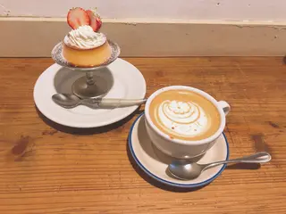 カフェ ウワイト （cafe uwaito）