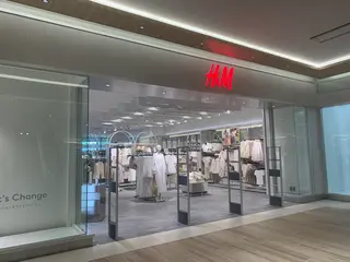 H&M 有明ガーデン店