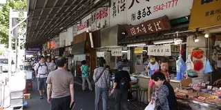 東京の台所・築地市場で食べ歩き
