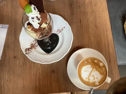  latte art cafe Crema （ラテアートカフェ クレマ）