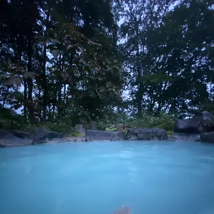 燕温泉 黄金の湯