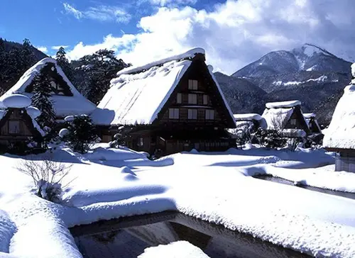 奥飛騨の高級旅館深山桜庵に泊まる冬の飛騨高山と白川郷