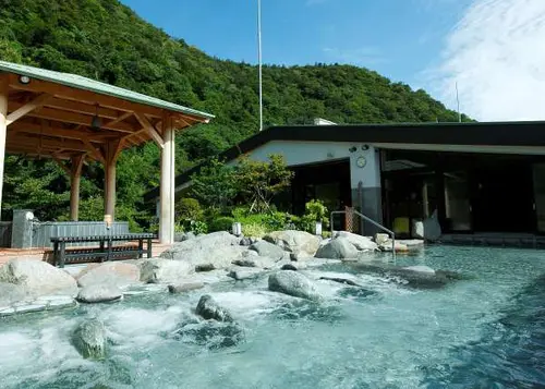 箱根で朝風呂温泉と漁港メシ&絶景を楽しむ日帰り湘南ドライブデート❤️