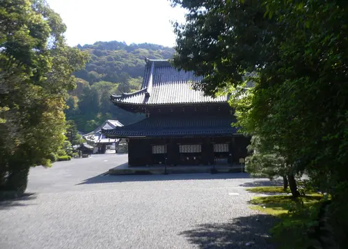 京都、”美人祈願”＆”写経体験”のお寺、泉涌寺へ