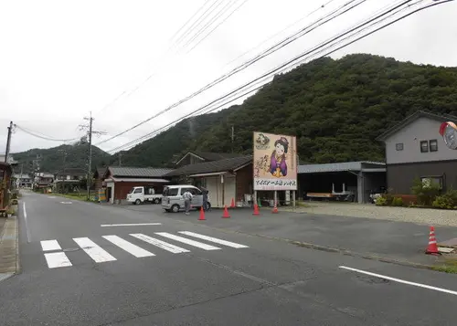 米どころ・山田錦の故郷で行列のできるお店がここにあり。巻き寿司がうまい！
