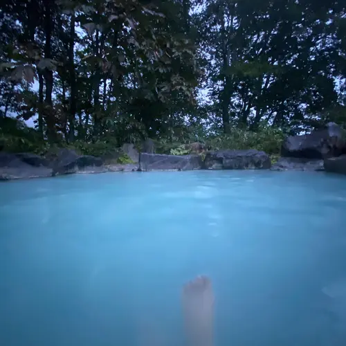 燕温泉 黄金の湯