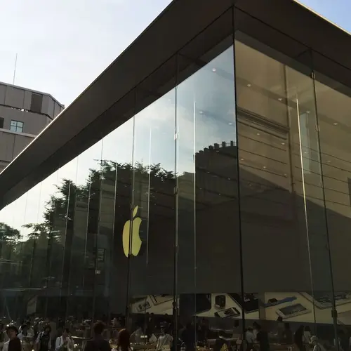 Apple Store 表参道（アップルストア）