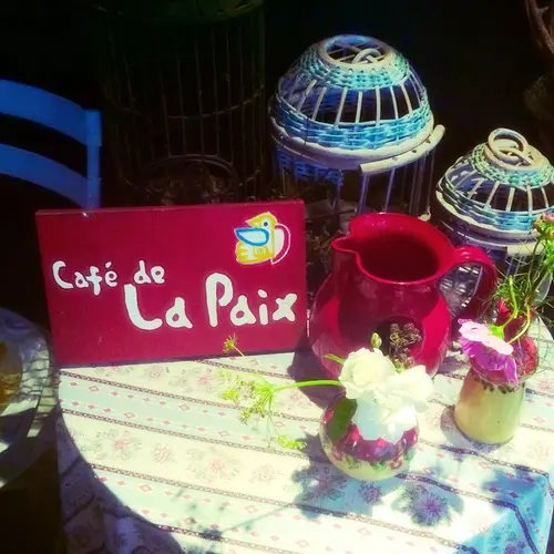  カフェ・ド・ラ ぺ （Cafe de La Paix） 