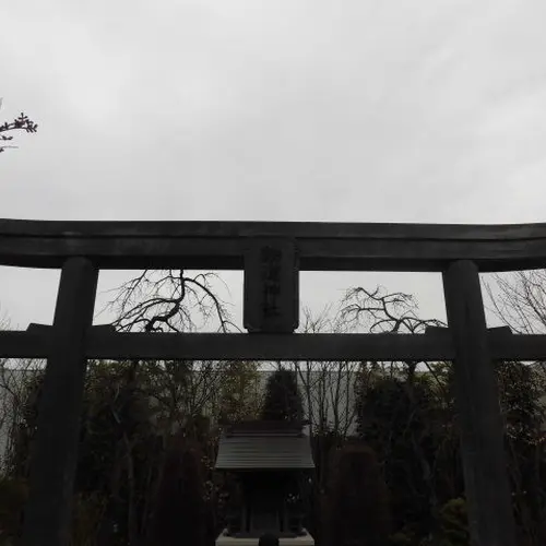 鉄道神社(JR博多シティ屋上 つばめの杜ひろば)