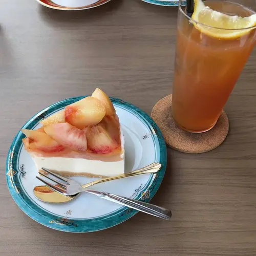ペルメールカフェ (Pell-mell Cafe)