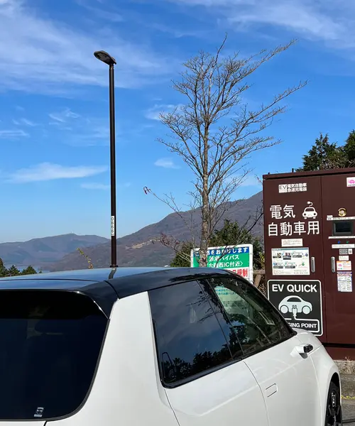 各地のSAなどドライブ途中での食事や給電、そして日帰り温泉。