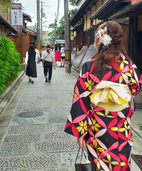 着物で歩く京都祇園