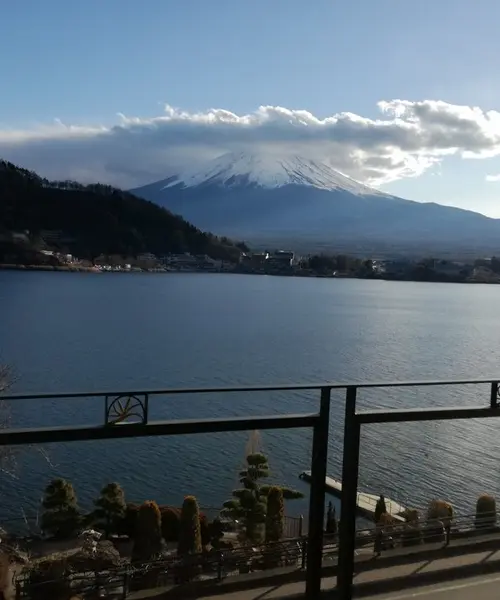 【新春】河口湖から雪化粧の富士山を望む！今年も大吉な１泊２日旅