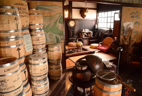 江戸時代のカフェはきっとこんな感じ。築230年の古民家の荘厳な空気を珈琲の香りとともに楽しむ。