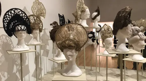 シャネルのヘッドピース