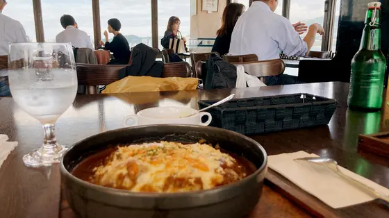 なぜ門司港に焼きカレー❓
