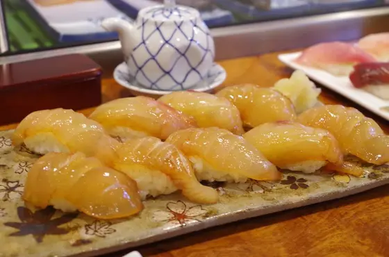 大島名物のべっ甲寿司