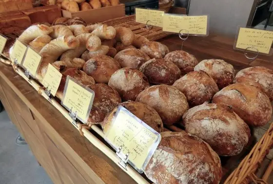 人気の自家天然製酵母パン