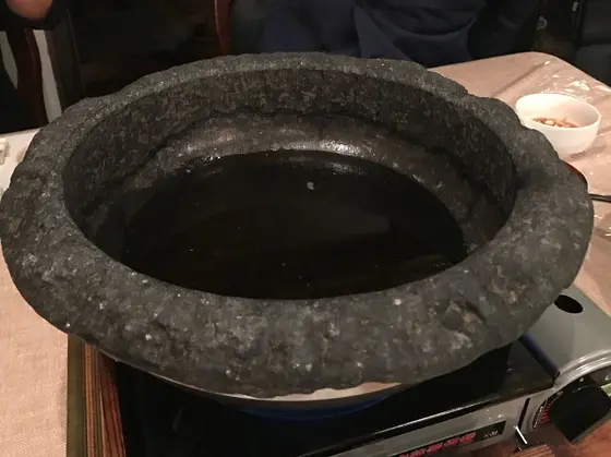 石の鍋