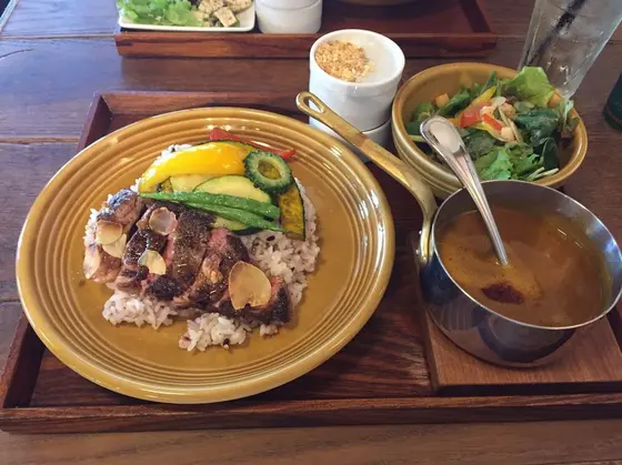 牛肉ステーキ&旬野菜カレー