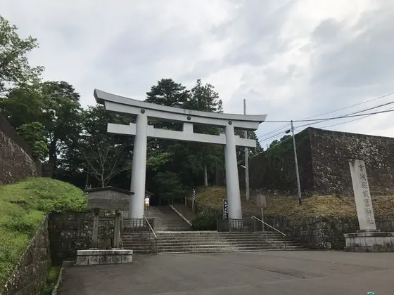 護国神社（本丸）入口