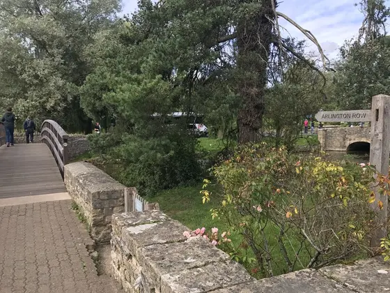 小橋側の入口