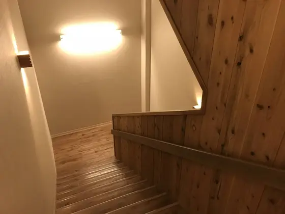 木目を生かした階段