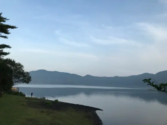朝の本栖湖