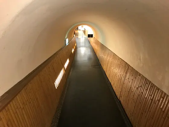 結構長いトンネルです。