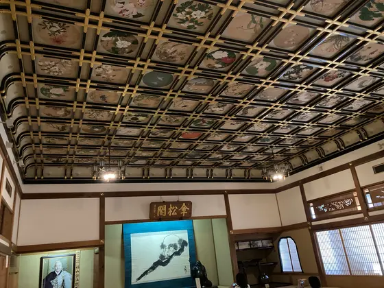 傘松閣の絵天井