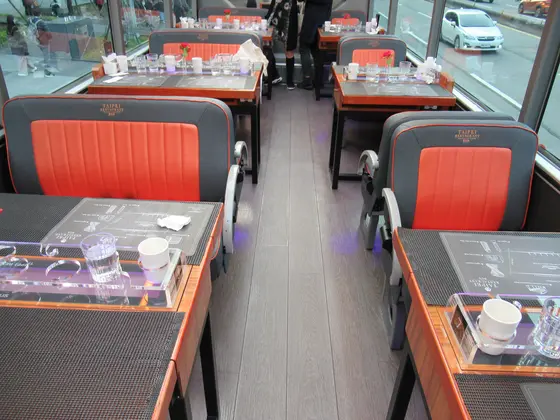 台北市双層餐車・台北レストランバス