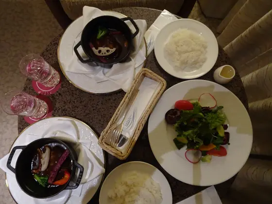 夕食はルームサービスで