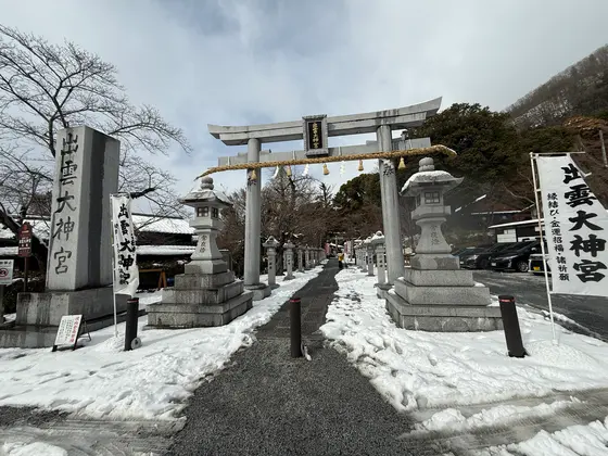 雪景色の出雲大神宮