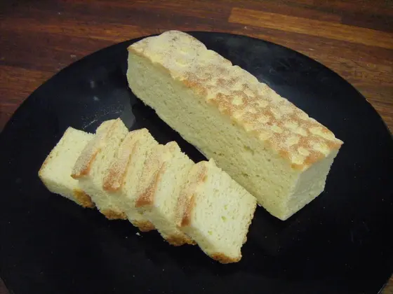 シンボルパン：アホのパン（ニンニクとコーンミールのパン
