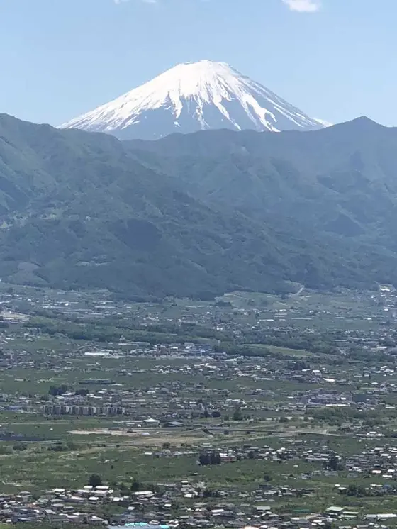 昨日と打って変わって、凛々しい富士山。