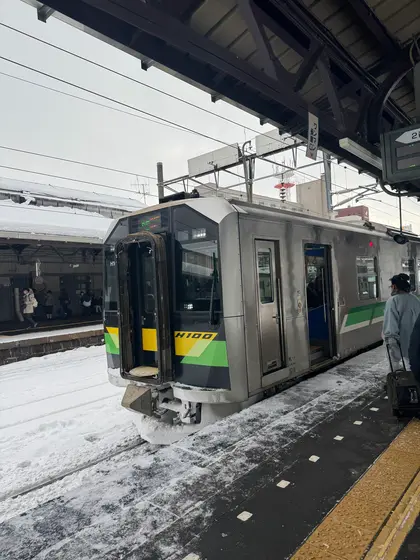 小樽駅で乗り換えて余市駅へ
