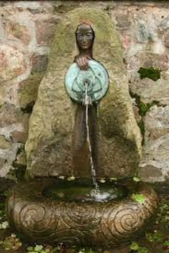 マルヴィーナの泉 (Malvhina Spout of Malvern Spring Water)