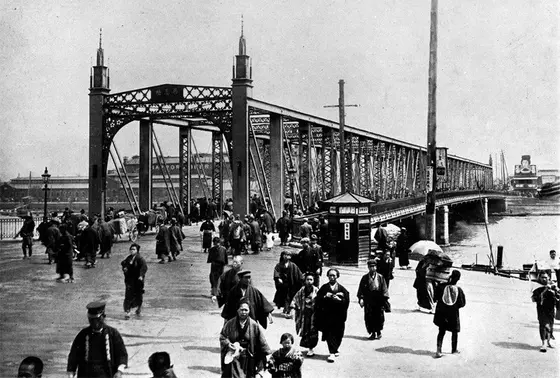 三代目は日本初の大型鉄橋！　しかし関東大震災で被災し架け替えられることに