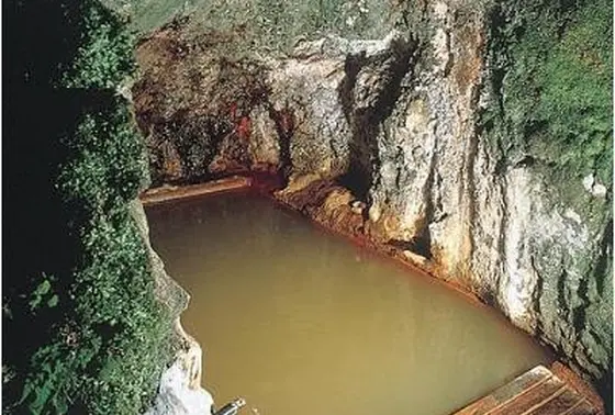 洞窟温泉