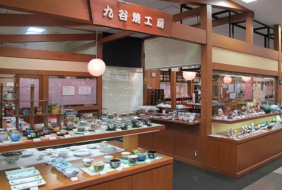 お土産は隣接の「アビオシティ加賀」へ