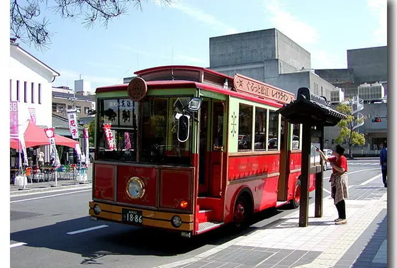 レトロな観光バス・レイクラインバス