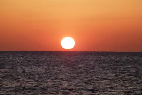 北海道最古の灯台と夕日に感動 石狩川河口散歩 Holiday ホリデー